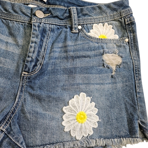 LC Lauren Conrad Embroidered Daisy Distressed Cut Off Shorts Sz 8 - Picture 2 of 6